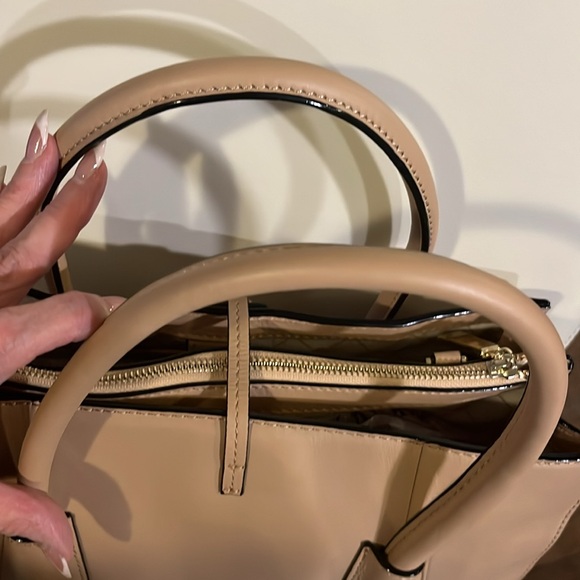 Cream Leather Satchel with Gold Clasp - Picture 10 of 16